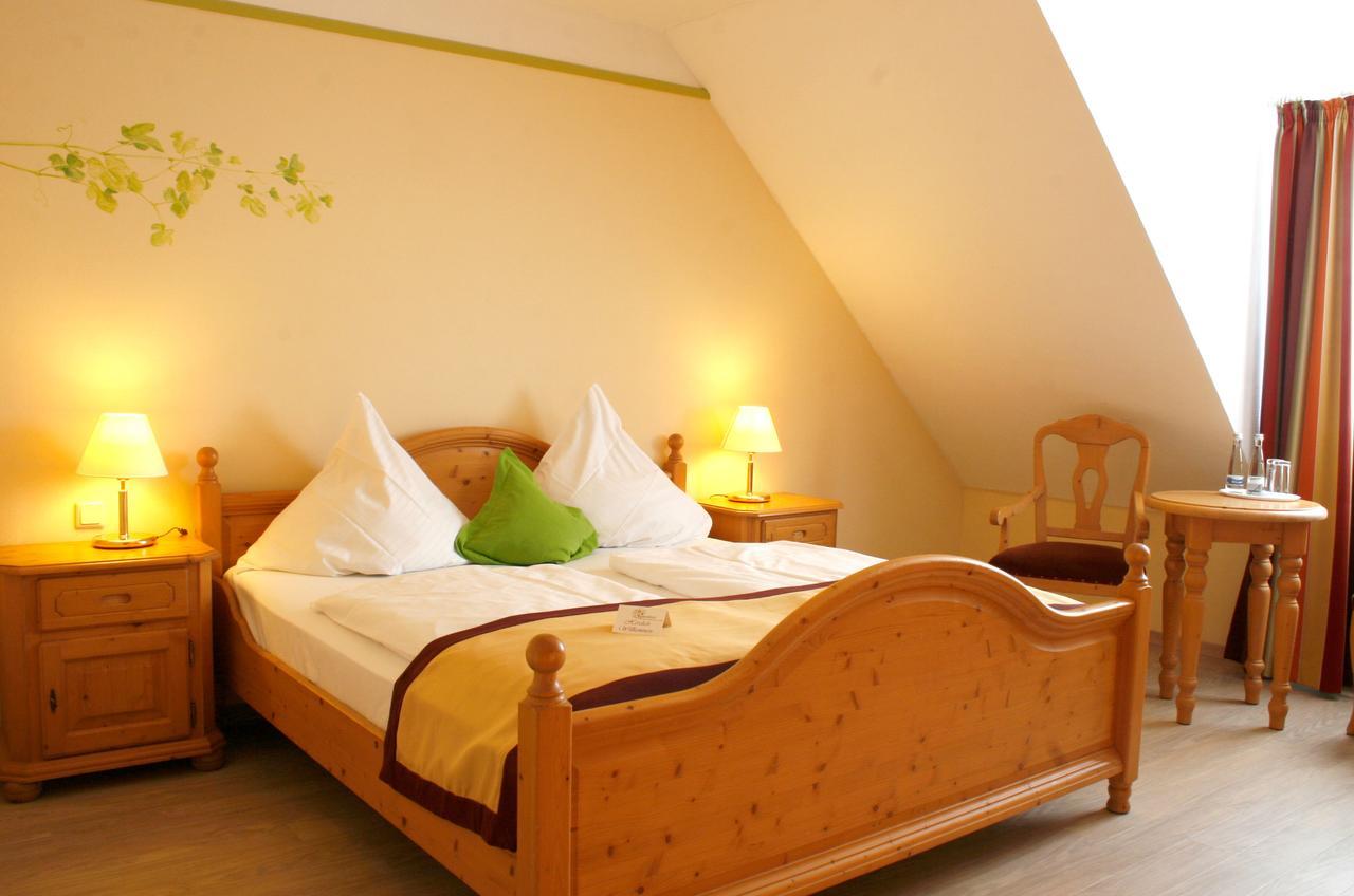 Hotel Speeter Weisenheim am Berg Buitenkant foto